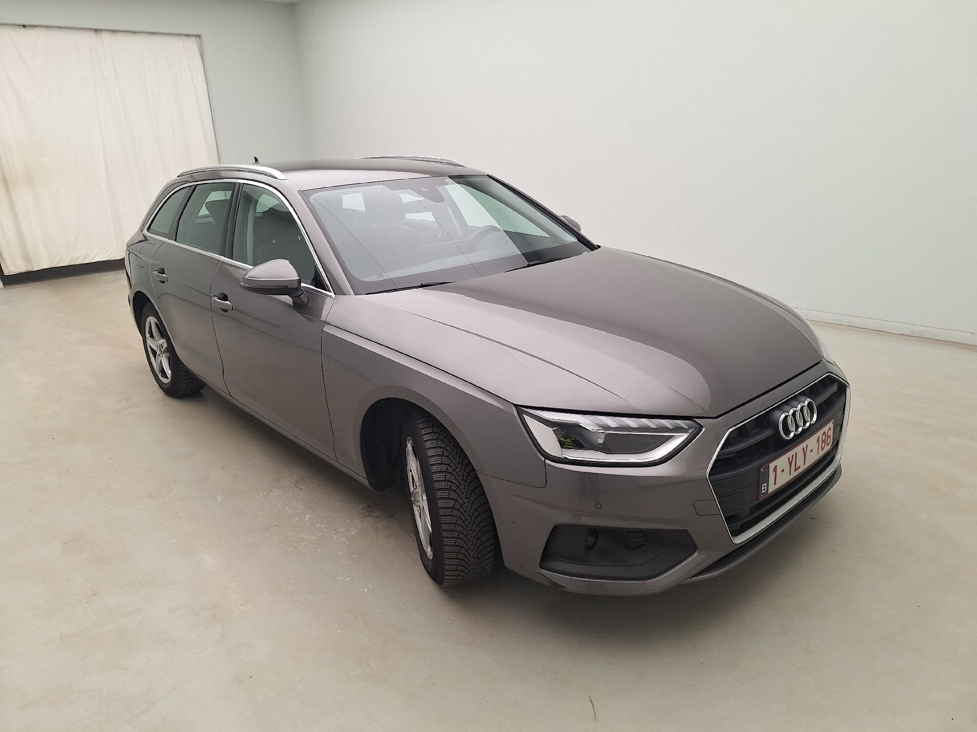 Audi A4 Avant 30 TDI Business - Diesel - Automatic - 136 hp - 142.120 km Business