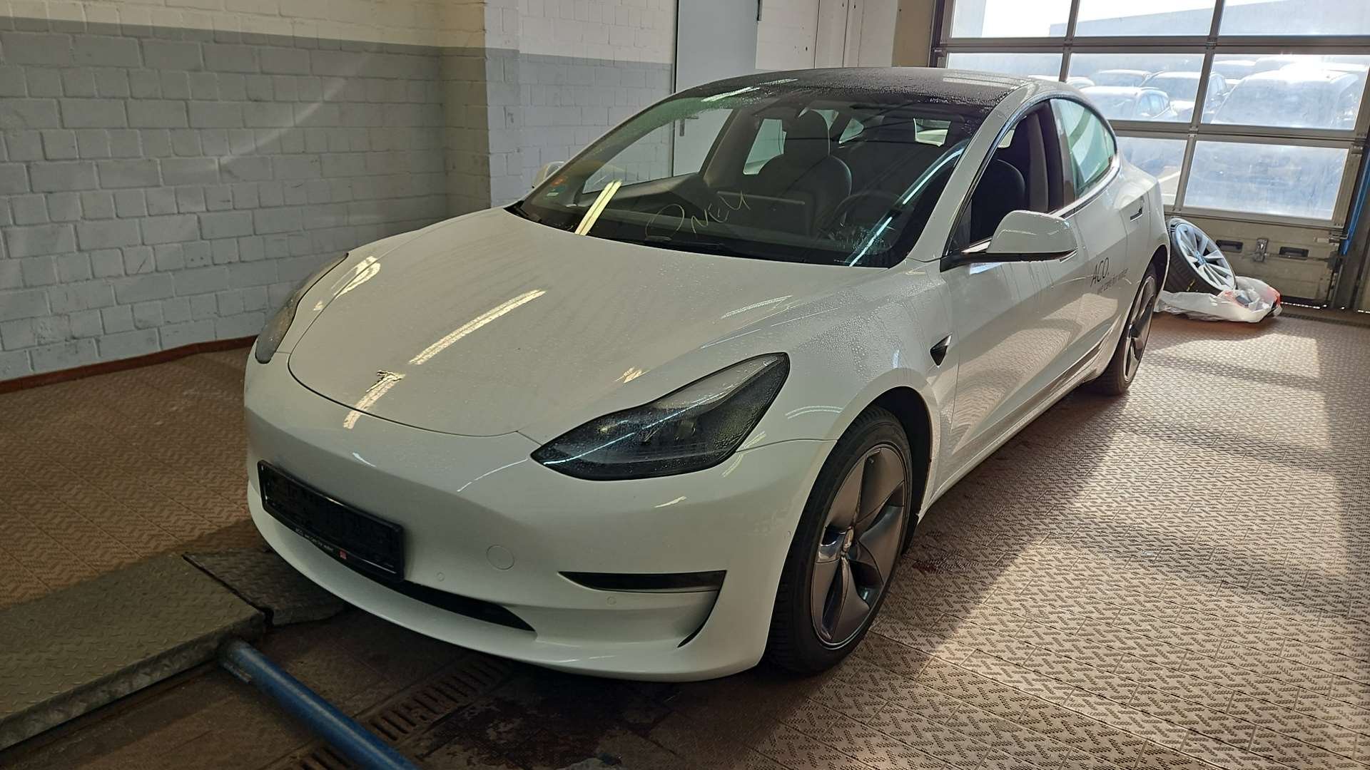 Tesla Model 3 Long Range - Electric - Automatic - 498 hp - 169.524 km