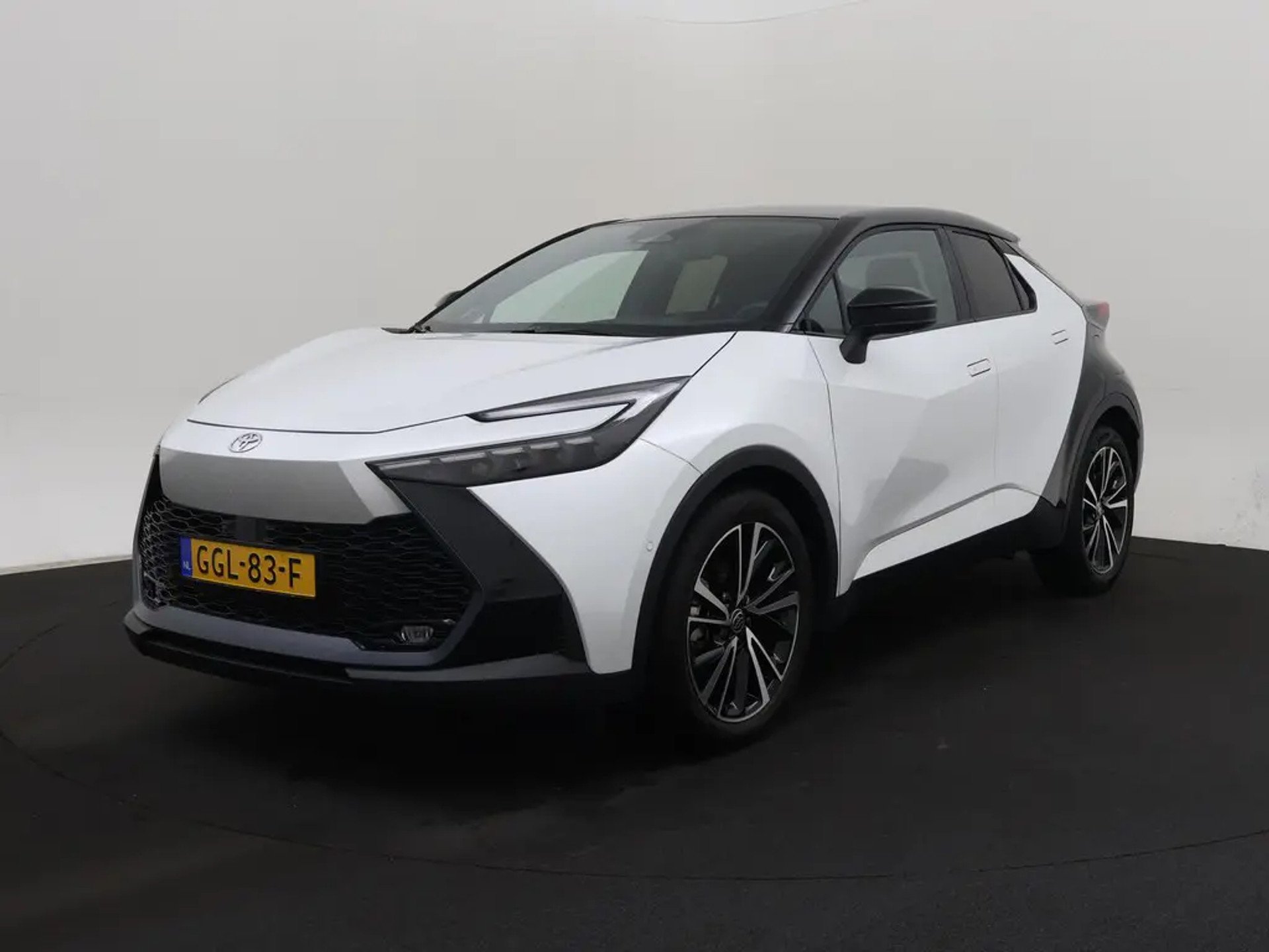 Toyota C-HR 2.0 Premiere - Hybrid - Automatic - 152 hp - 6.000 km