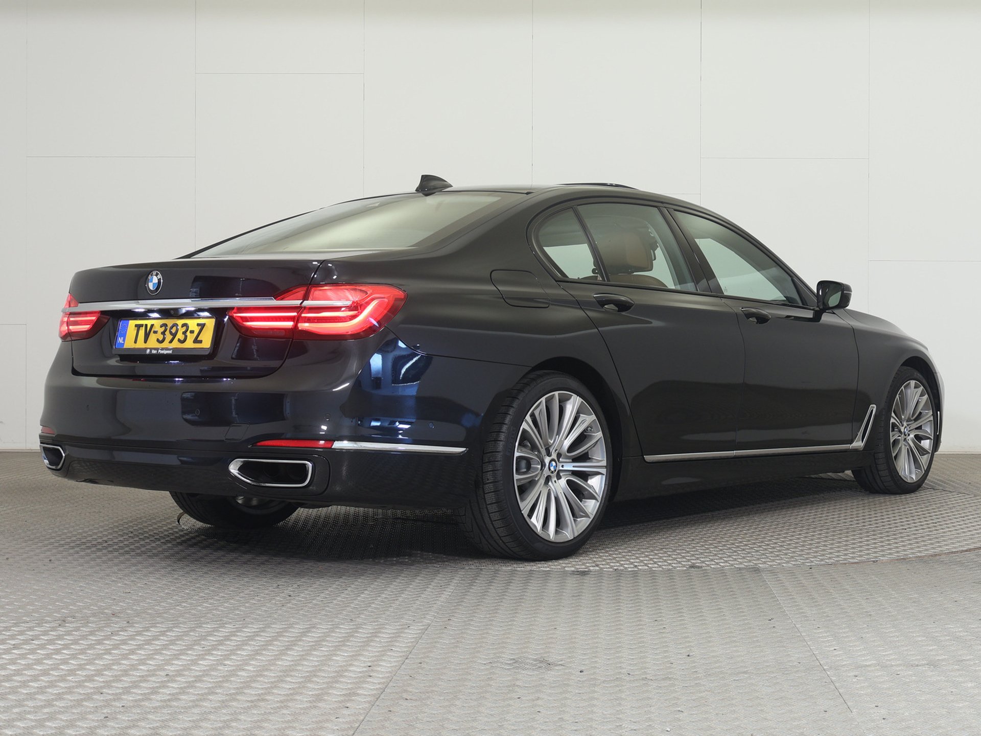BMW 7 Series 750i High Executive - Petrol - Automatic - 449 hp - 197.391 km