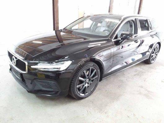 Volvo V60 Momentum Pro - Hybrid - Automatic - 253 hp - 140.243 km