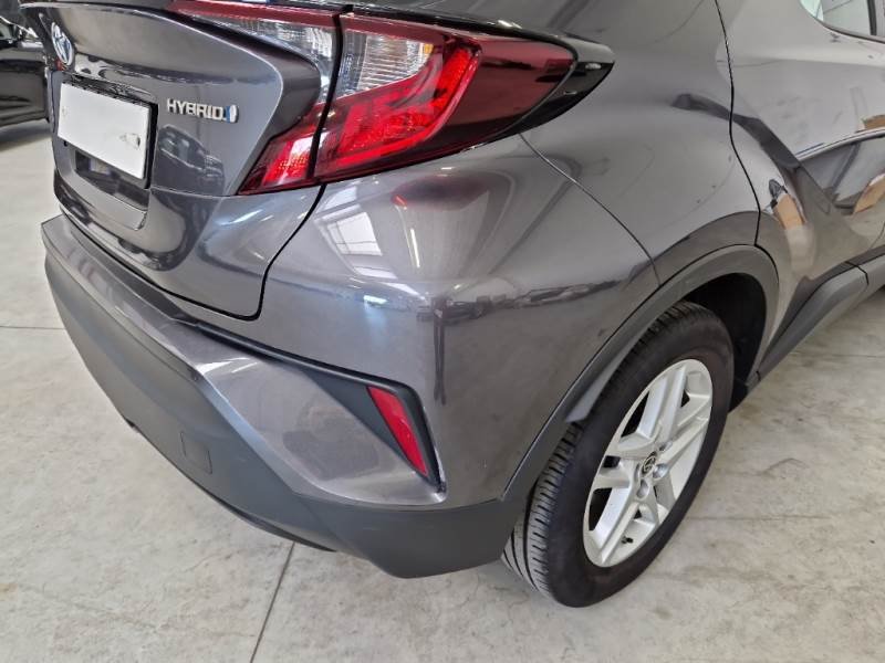 Toyota C-HR 1.8 Business - Hybrid - Automatic - 122 hp - 76.318 km