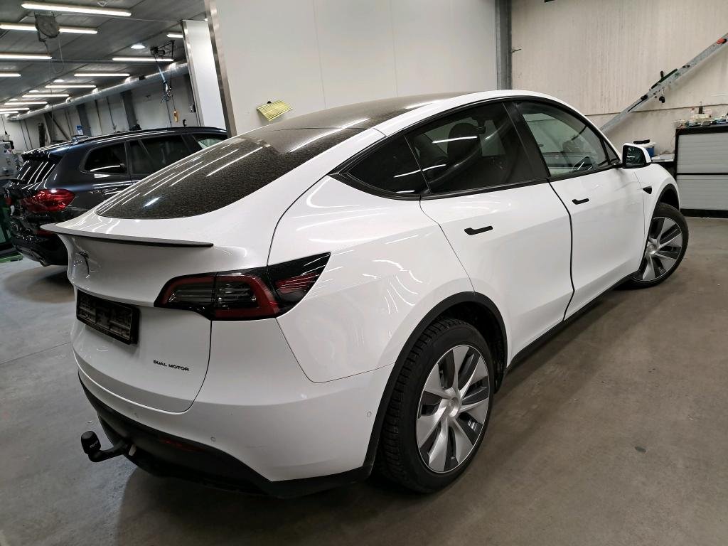 Tesla Model Y Long Range - Dual Motor - Electric - Automatic - 208 hp - 74.981 km