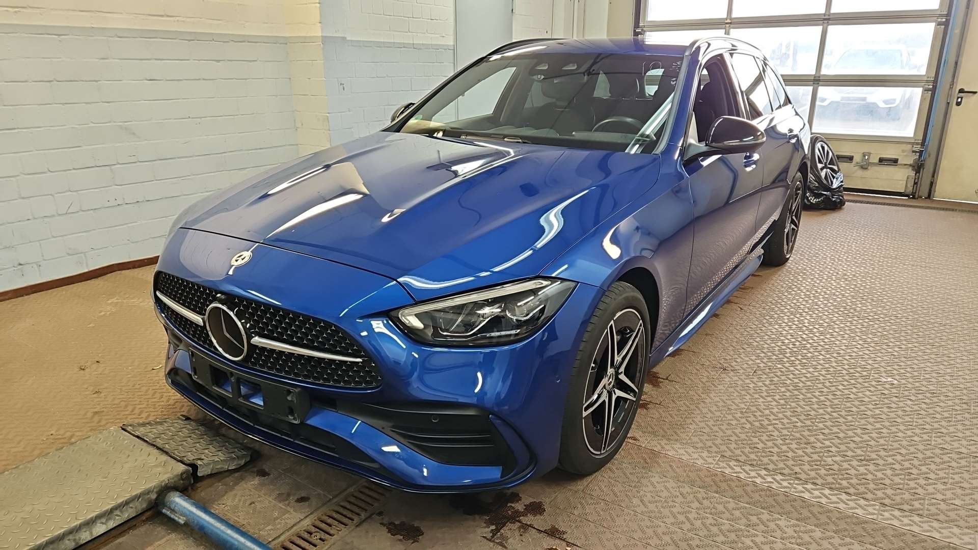 Mercedes-Benz C Break 300e AMG Sport - Petrol - Automati - 313 hp - 82.238 km