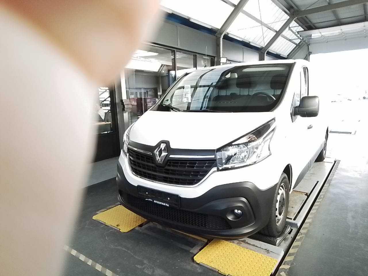 Renault Trafic L2H1 Comfort - Diesel - Manual - 146 hp - 47.971 km