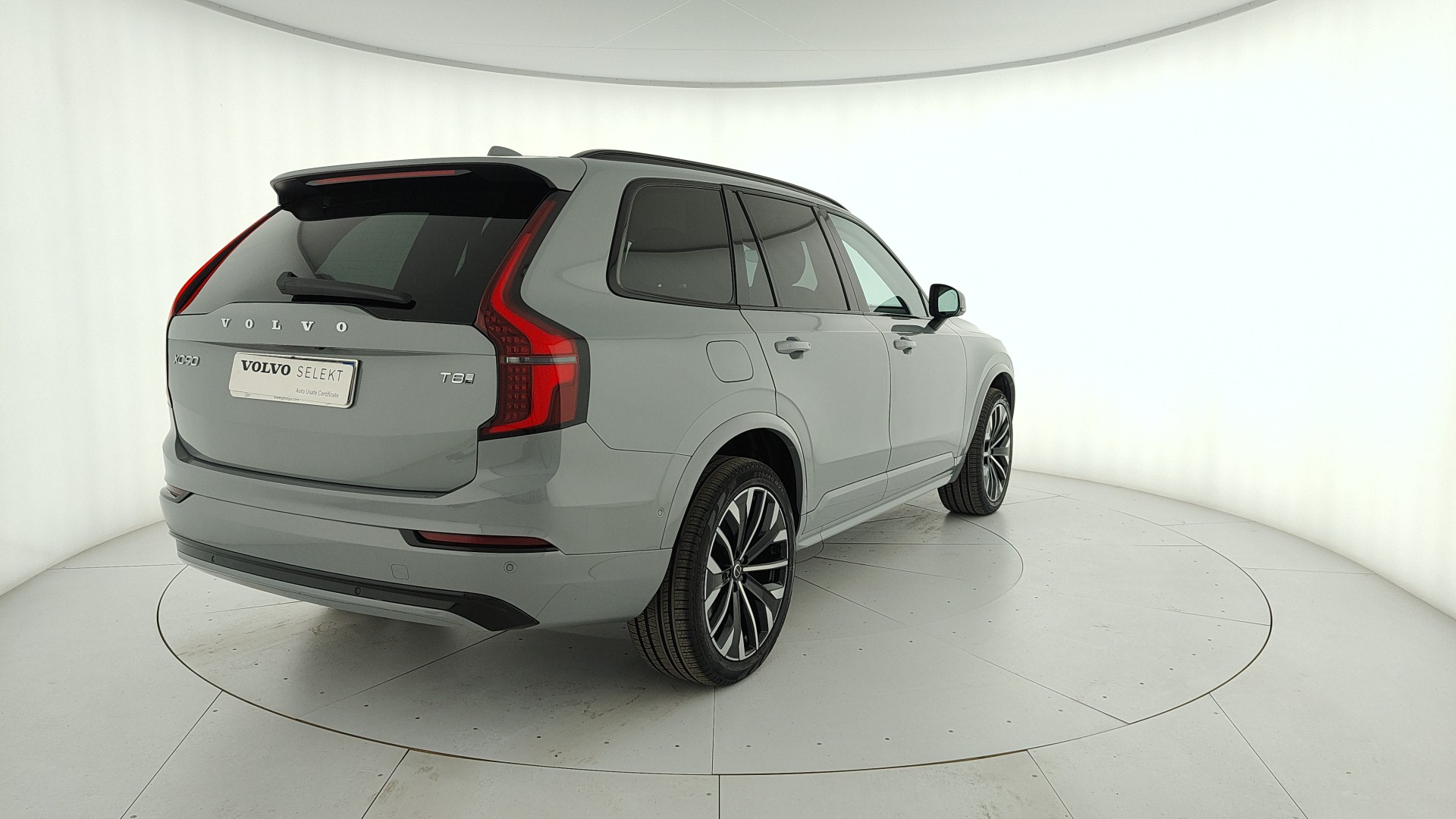 Volvo XC90 T8 Plus Dark - AWD - Hybrid - Automatic - 455 hp - 22.216 km