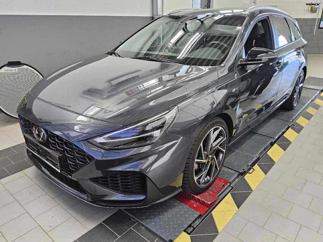 Hyundai i30 - Petrol - Automatic - 160 hp - 16.986 km