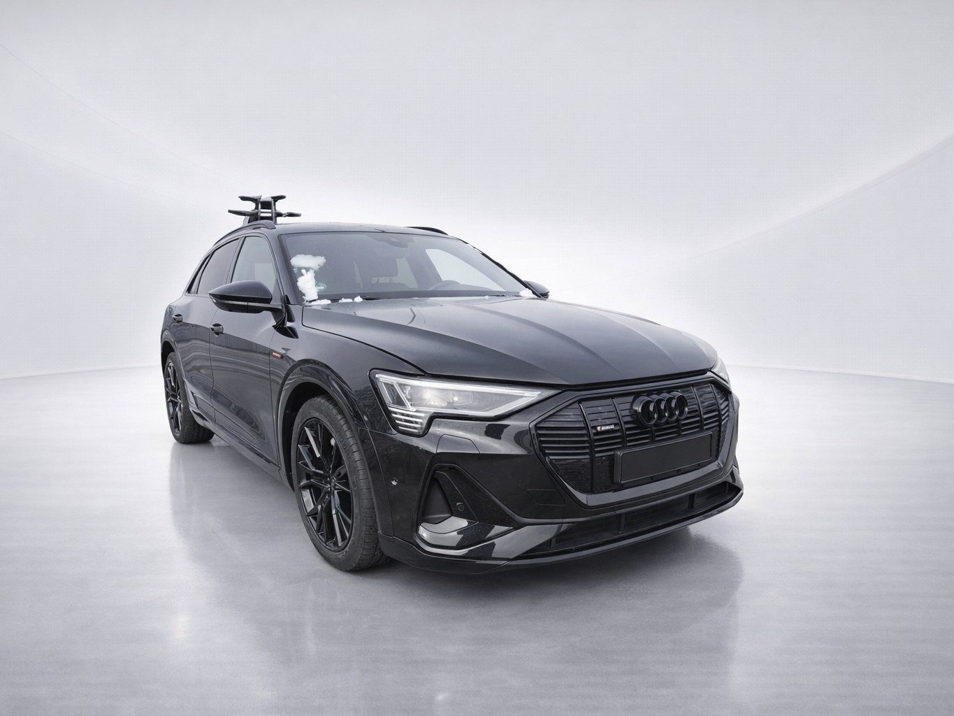 Audi E-Tron 55 S Line - Electric - Automatic - 408 hp - 68.578 km S Line