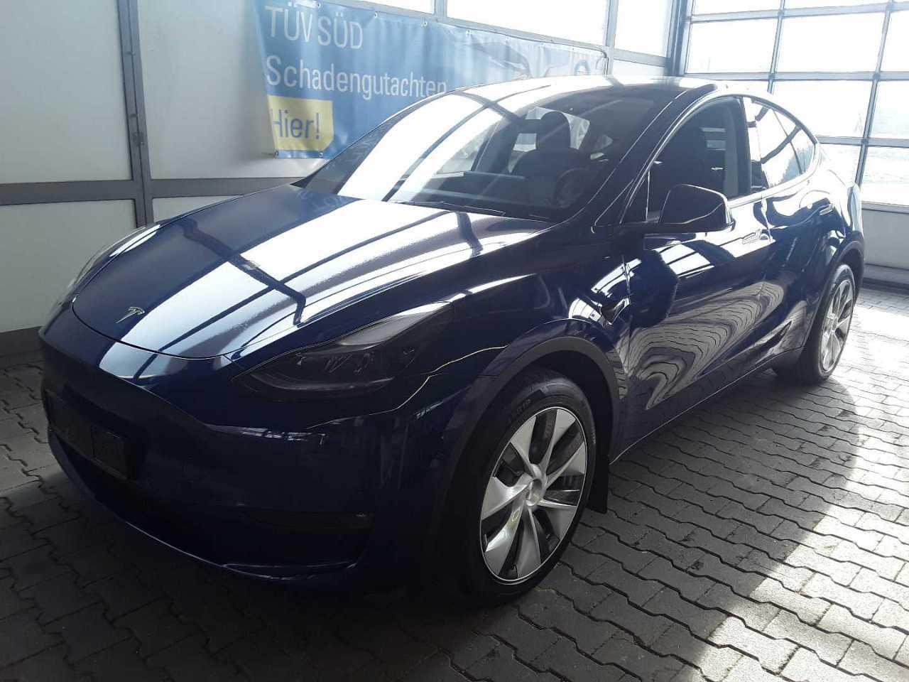 Tesla Model Y - Dual Motor - Electric - Automatic - 514 hp - 66.968 km