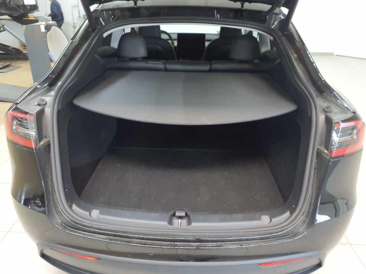 Tesla Model Y - Dual Motor - Electric - Automatic - 514 hp - 114.620 km
