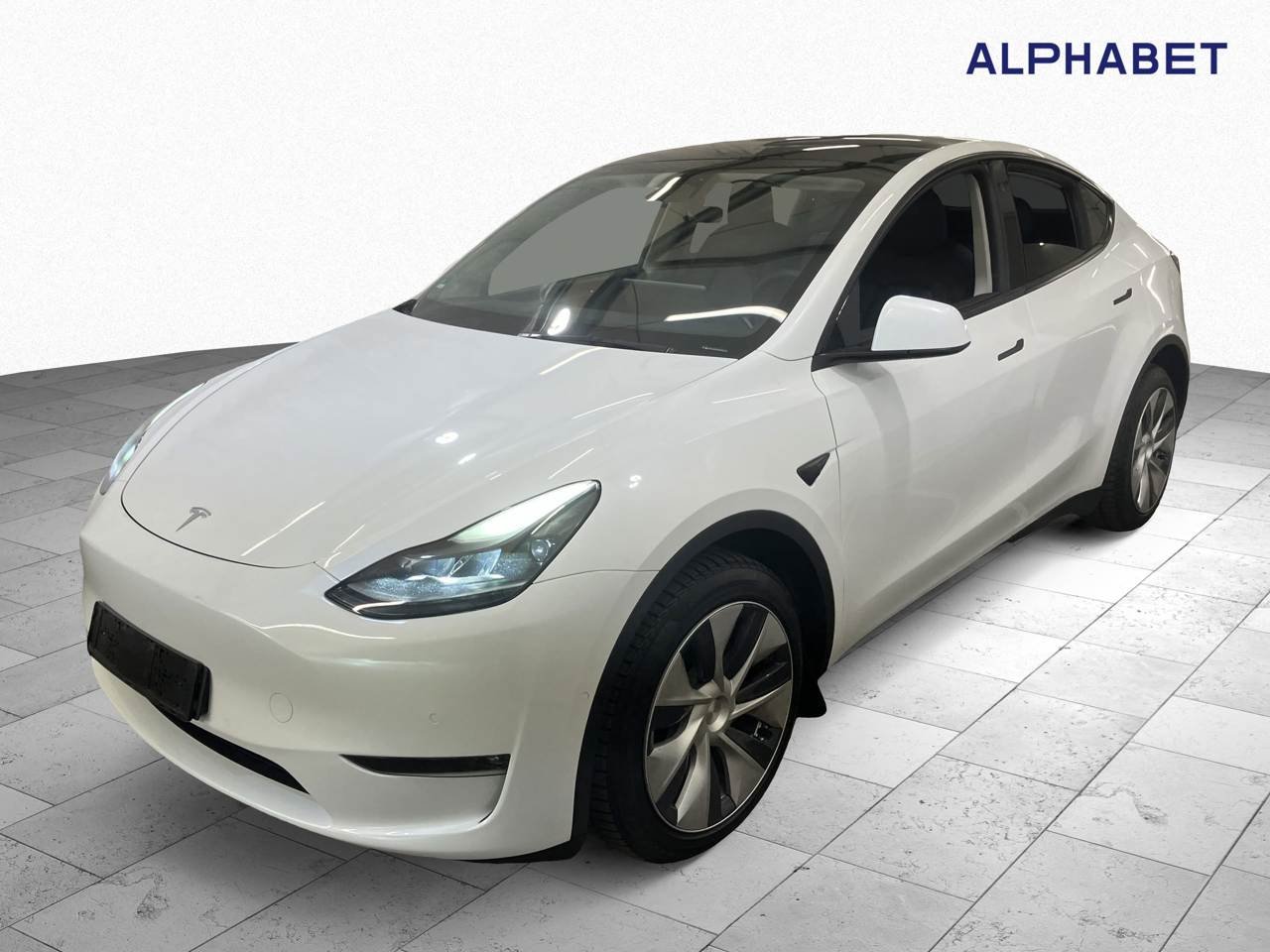 Tesla Model Y Long Range - Dual Motor - Electric - Automatic - 208 hp - 134.846 km