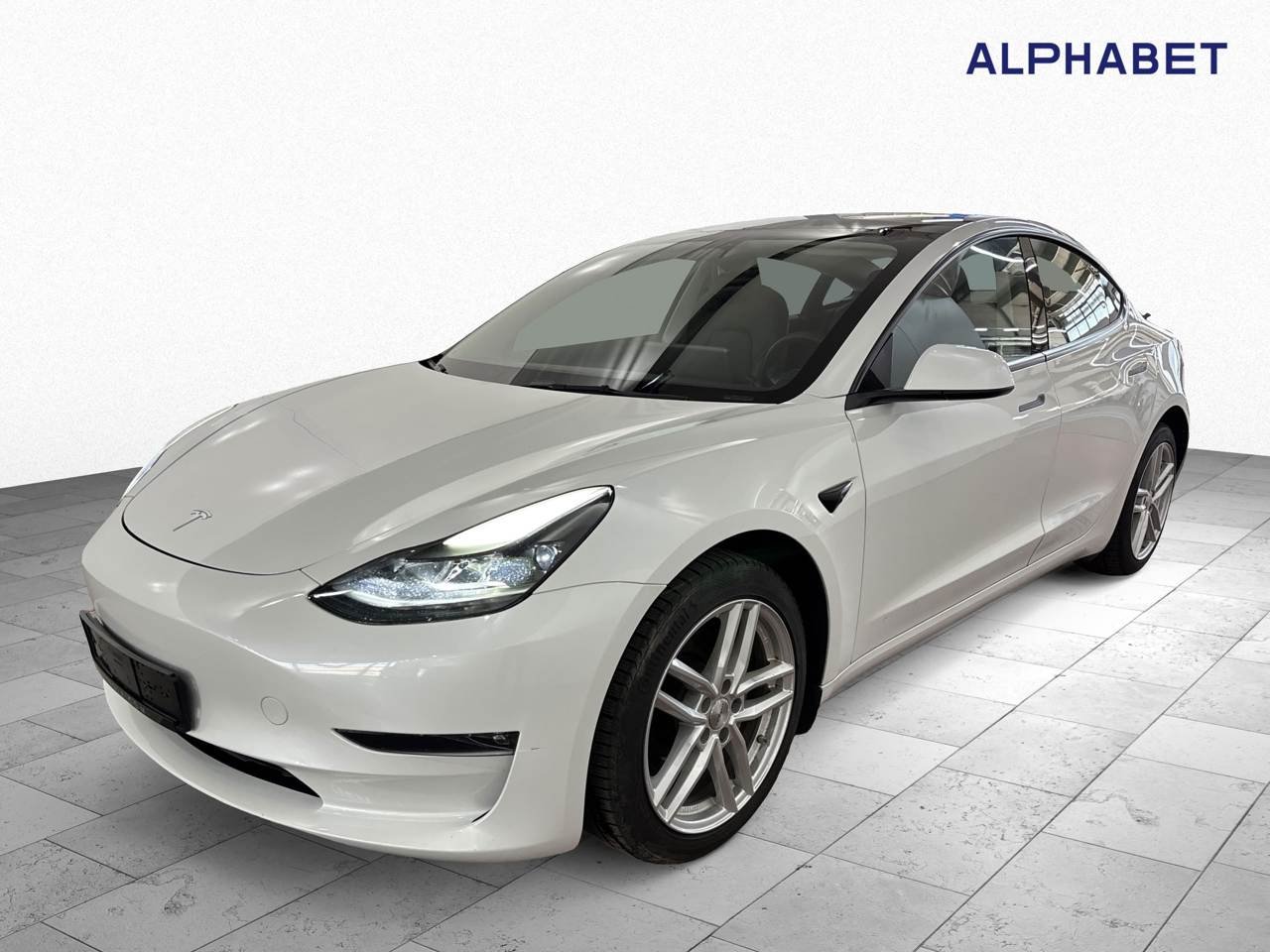 Tesla Model 3 - Dual Motor - Electric - Automatic - 208 hp - 113.453 km