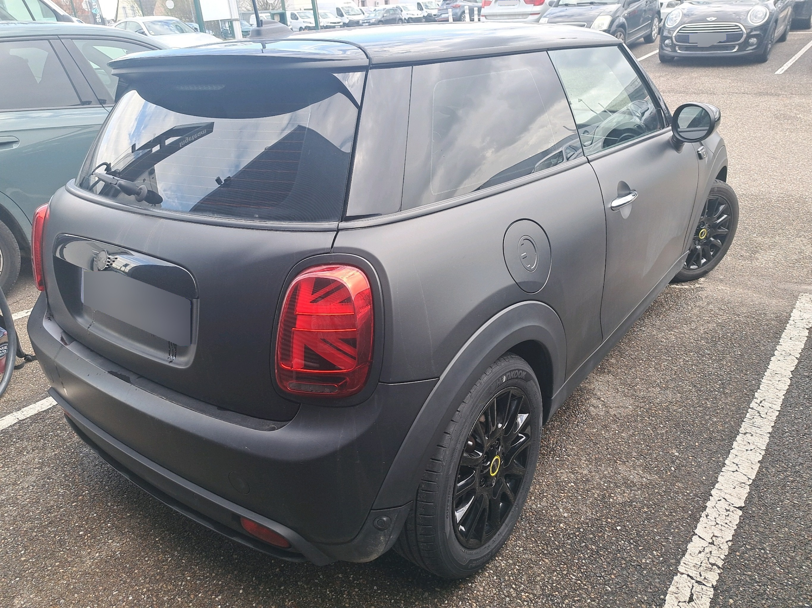 Mini Cooper Electric  Essential - Electric - Automatic - 184 hp - 52.131 km
