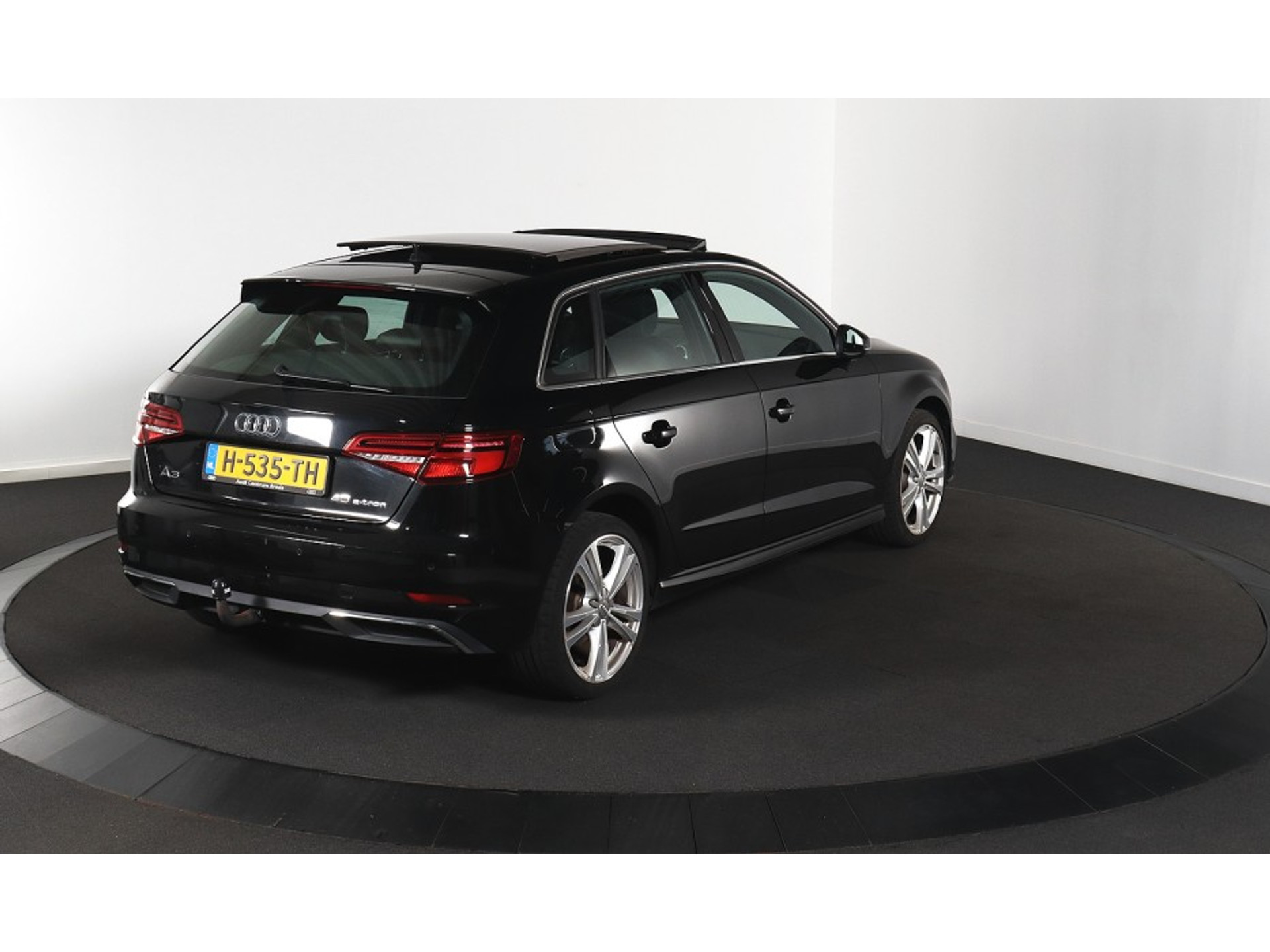 Audi A3 Sportback E-Tron 40 Sport - Hybrid - Automatic - 150 hp - 131.497 km