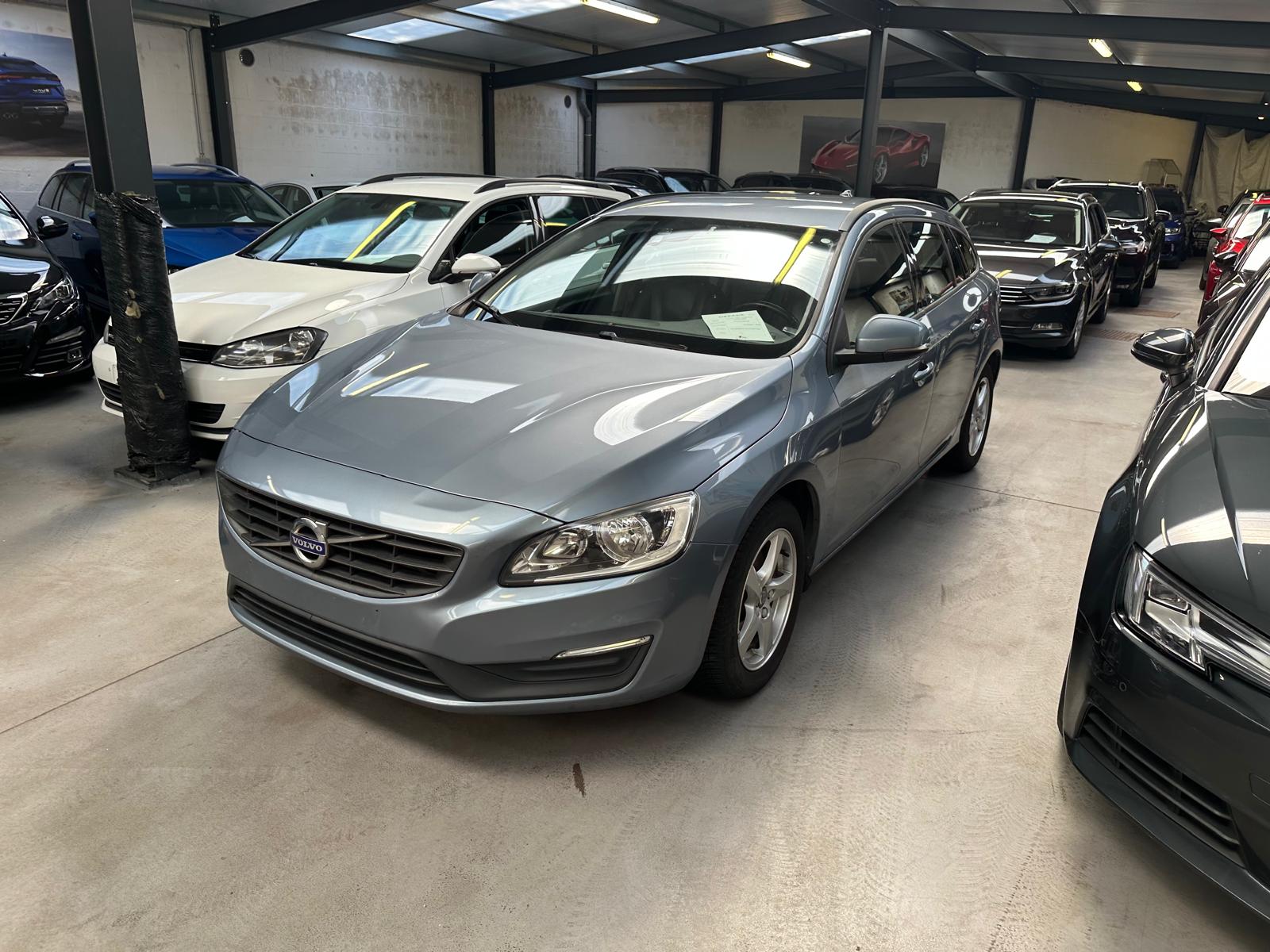 Volvo V60 T3 Kinetic - CNG - Manual - 152 hp - 211.442 km