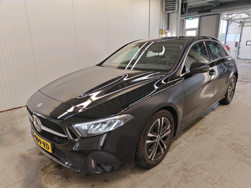 Mercedes-Benz A 180 Luxury Line - Petrol - utomtic - 136 hp - 93.929 km