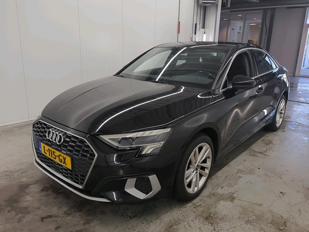Audi A3 30 TFSI Business - Petrol - Automatic - 110 hp - 158.079 km
