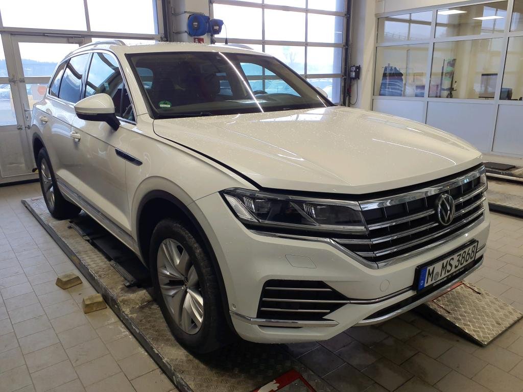 2018 Volkswagen Touareg   AWD