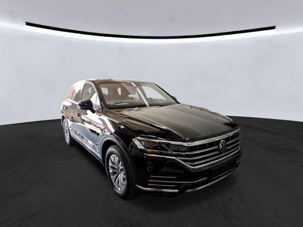 2018 Volkswagen Touareg   