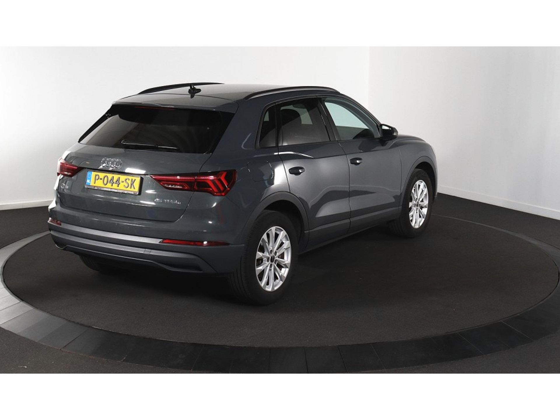 Audi Q3 45 TFSIe Advanced - Hybrid - Automatic - 150 hp - 63.034 km