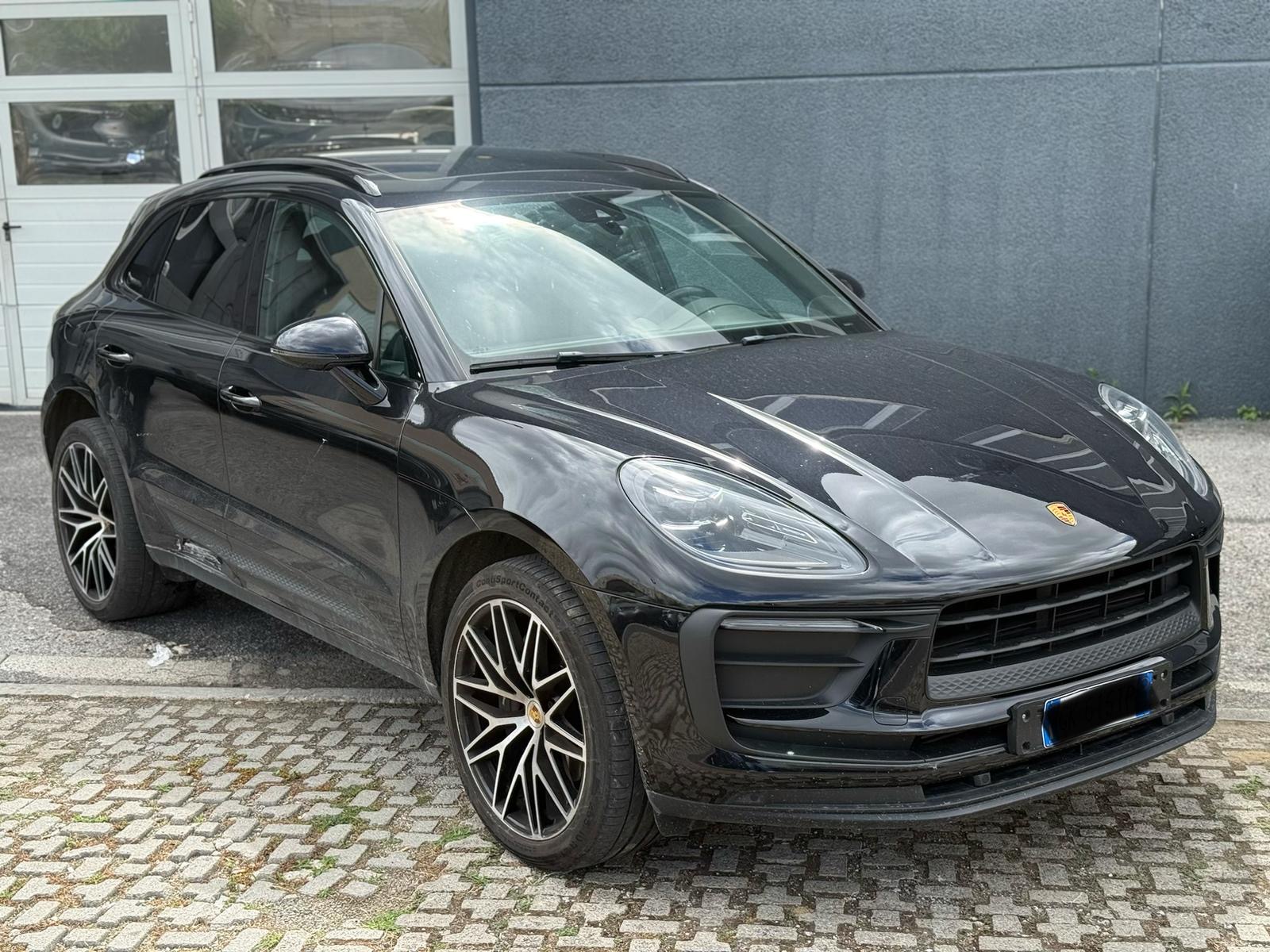 2022 Porsche Macan   
