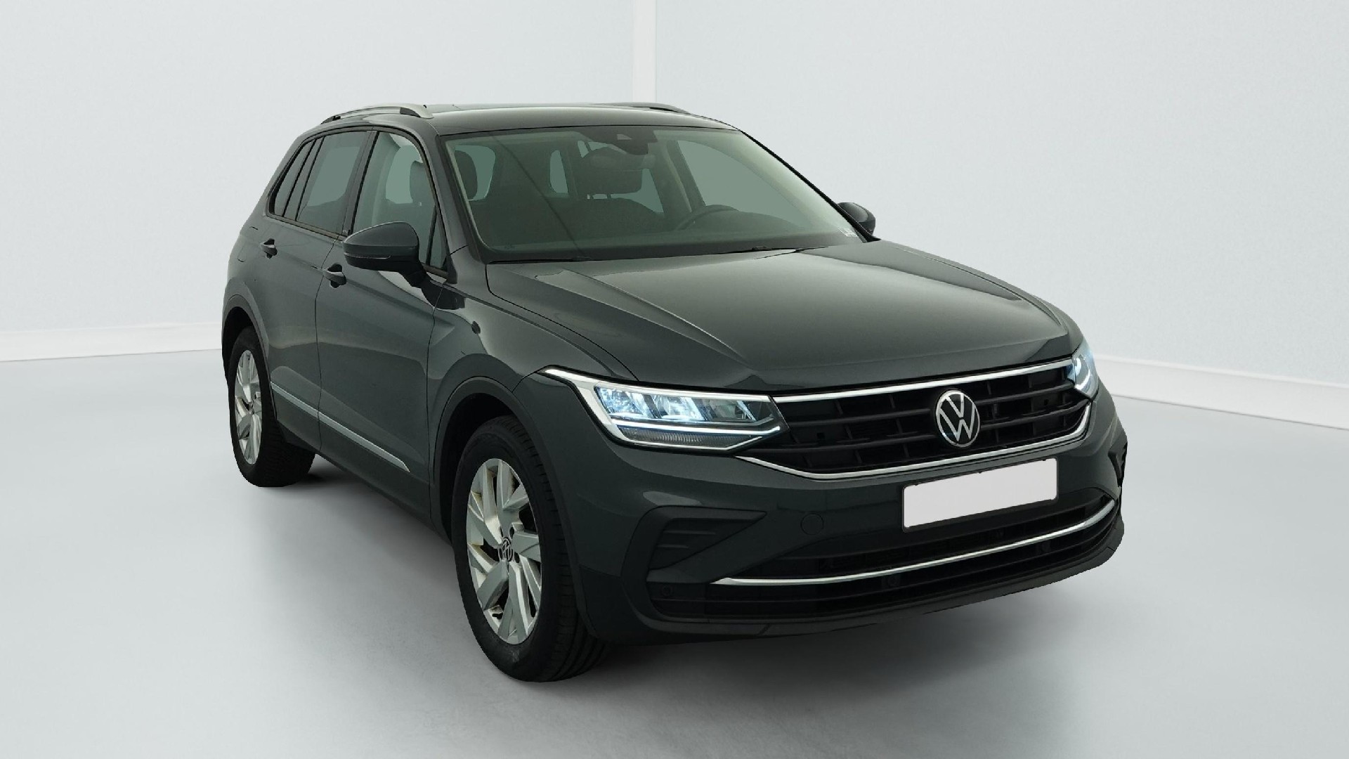2022 Volkswagen Tiguan   