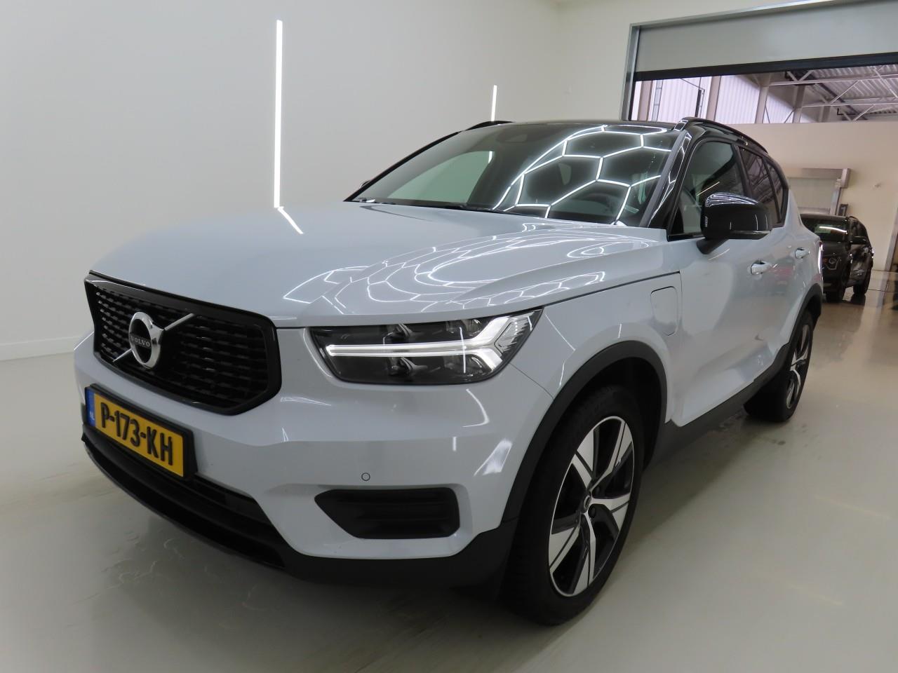 Volvo XC40 1.5 T4 R-Design - Hybrid - Automatic - 129 hp - 158.204 km