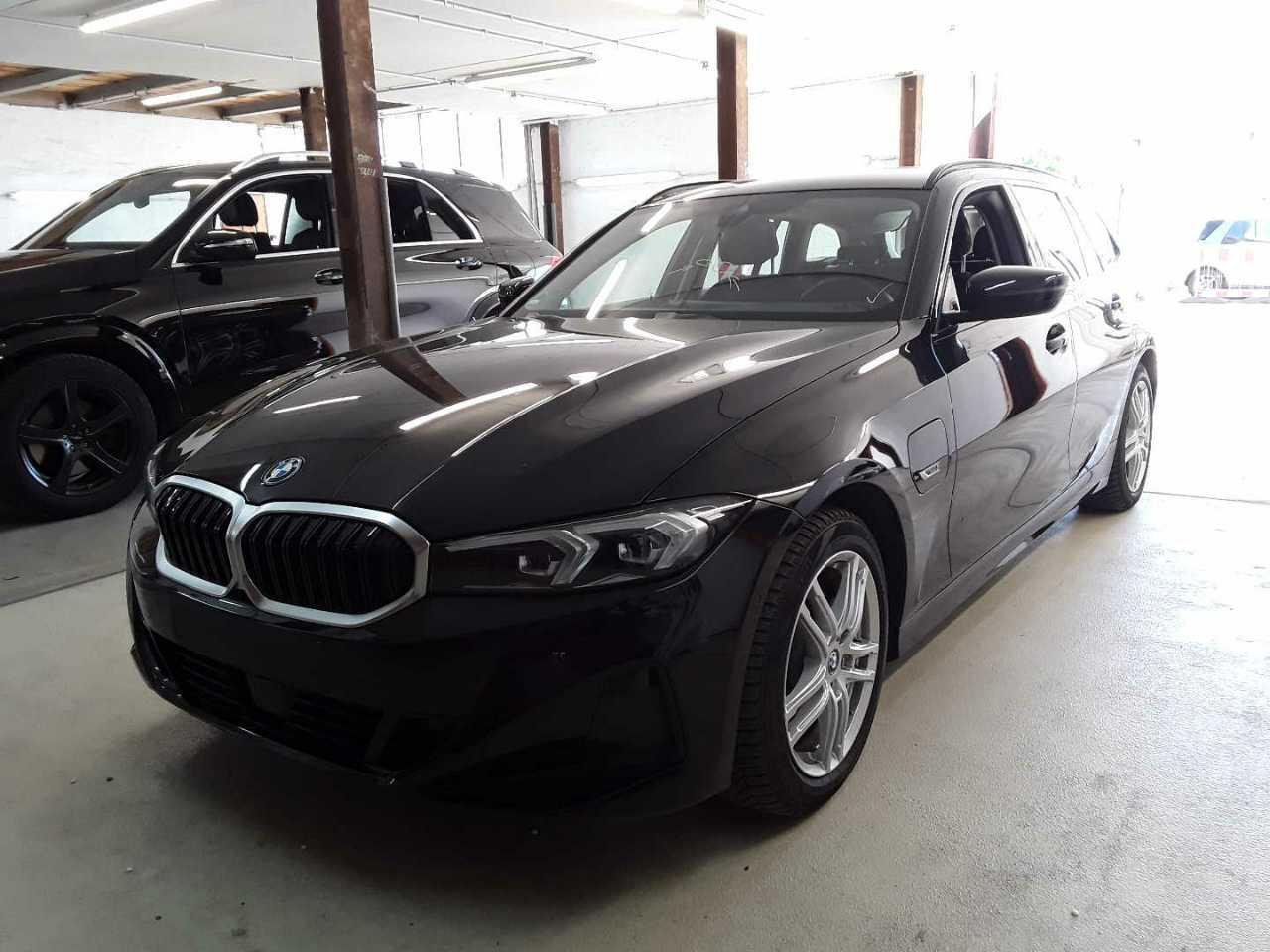 BMW 3 Series Touring 320e - Hybrid - Automatic - 163 hp - 105.129 km