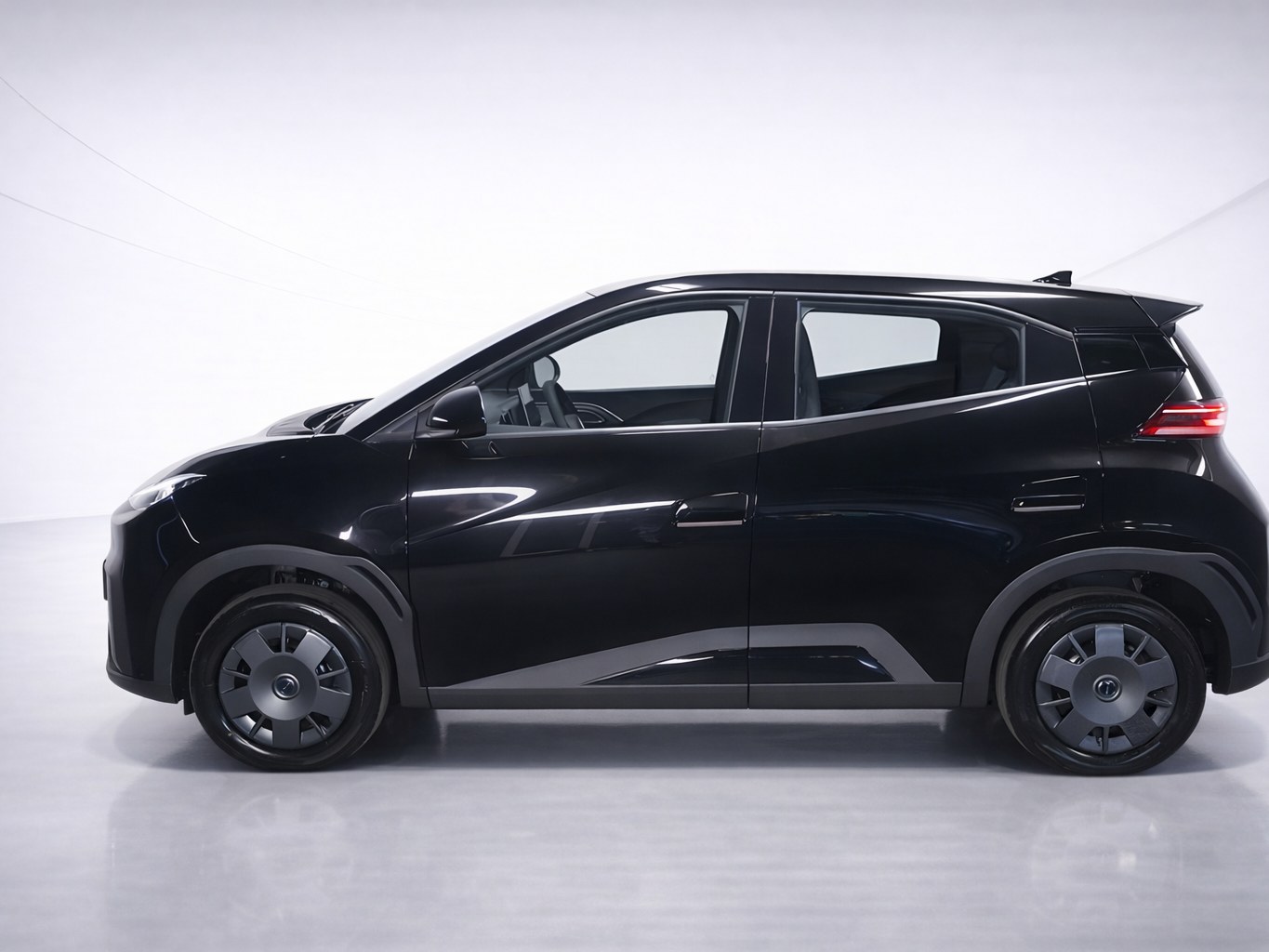 BYD Dolphin Active 2025