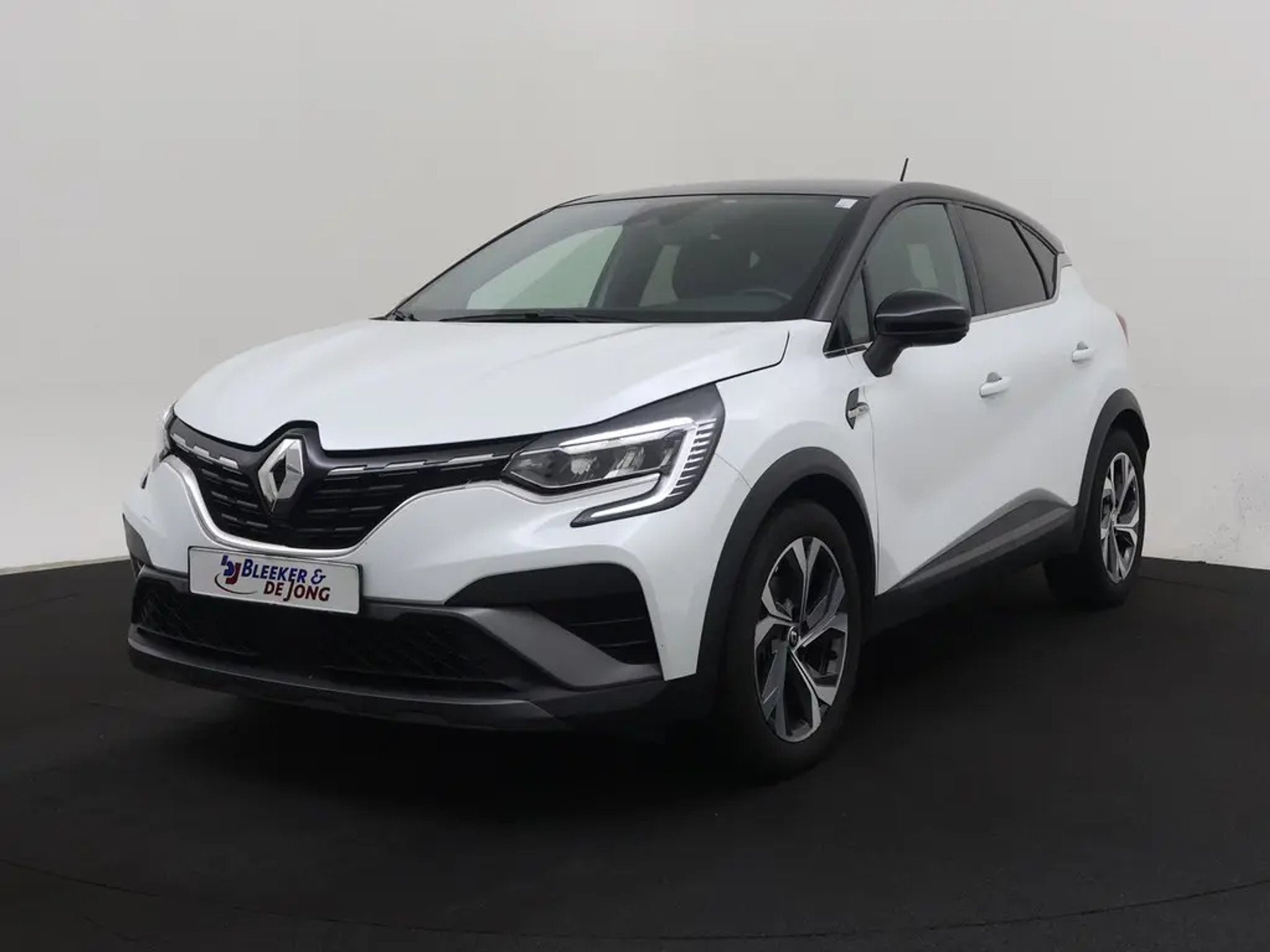 Renault Captur 1.6 RS Line - Hybrid - Automatic - 140 hp - 64.864 km
