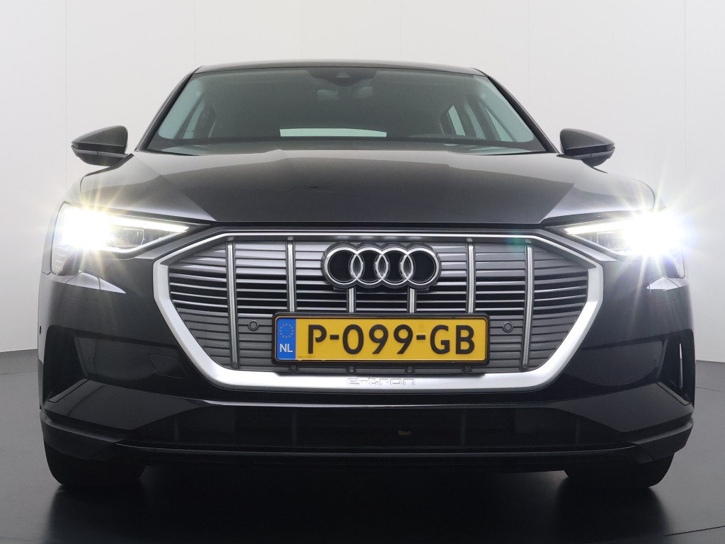 Foto 15 van Audi e-tron