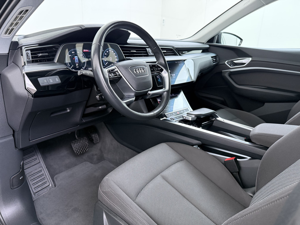 Foto 17 van Audi e-tron