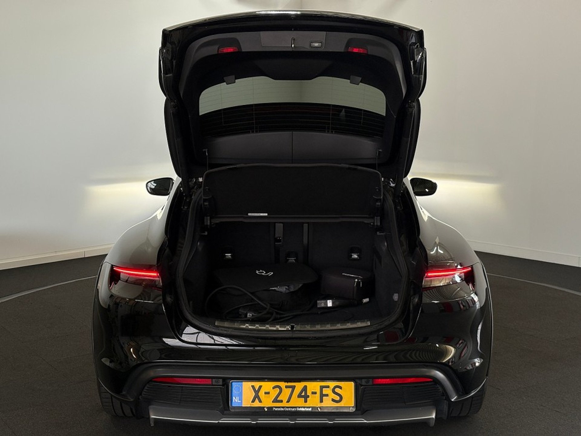 Foto 8 van Porsche Taycan Cross Turismo