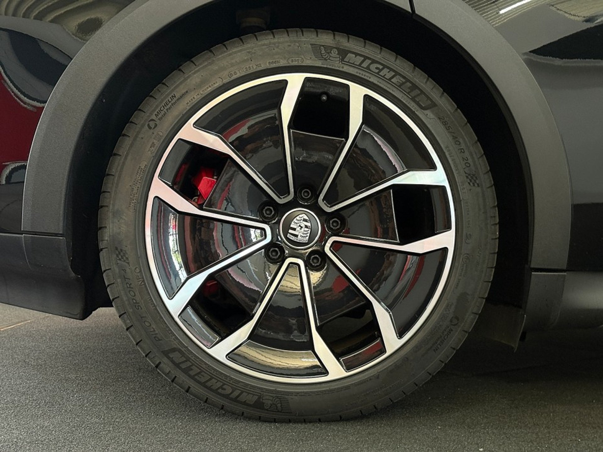 Foto 9 van Porsche Taycan Cross Turismo