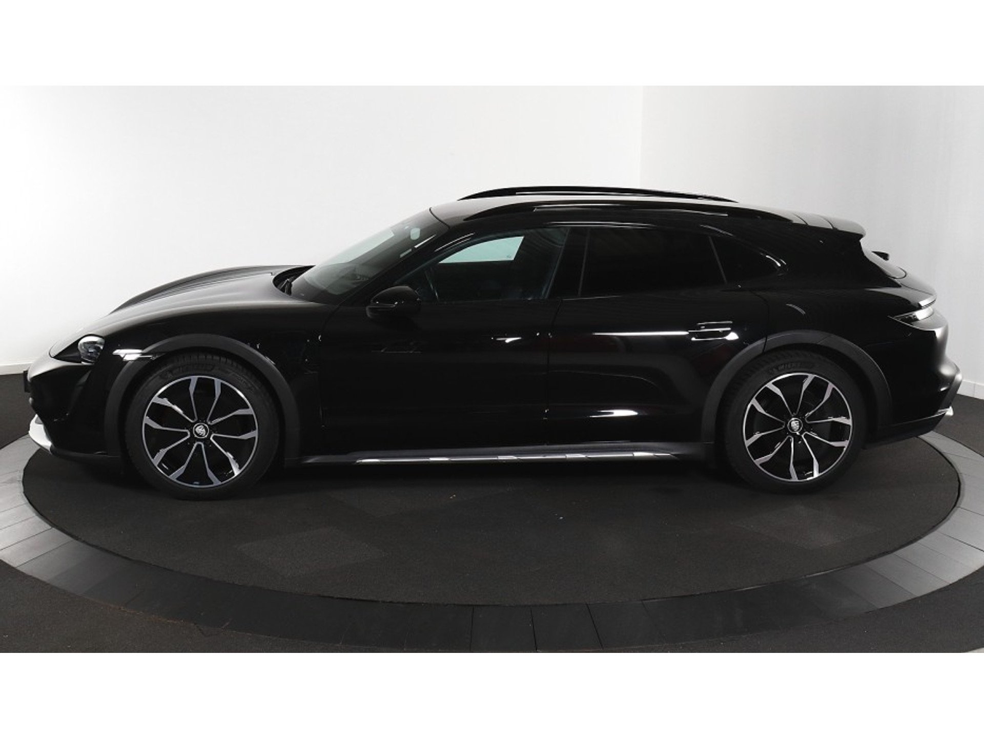Foto 4 van Porsche Taycan Cross Turismo