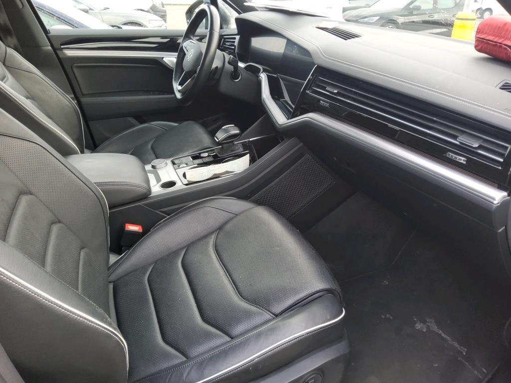 2018 Volkswagen Touareg   AWD