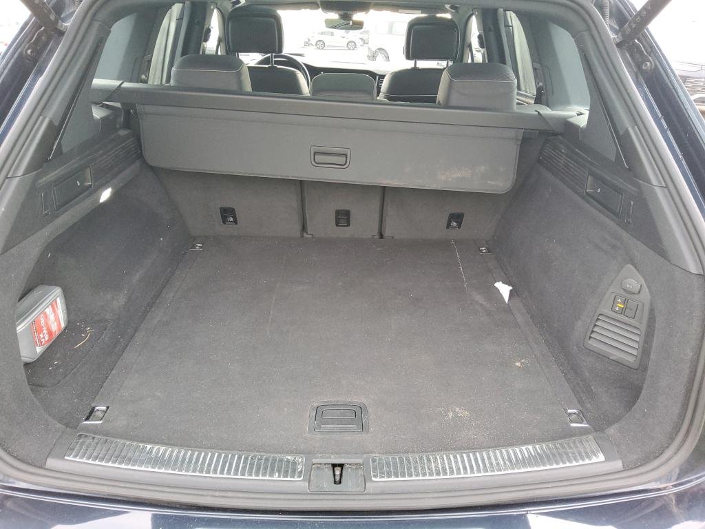 2018 Volkswagen Touareg   AWD