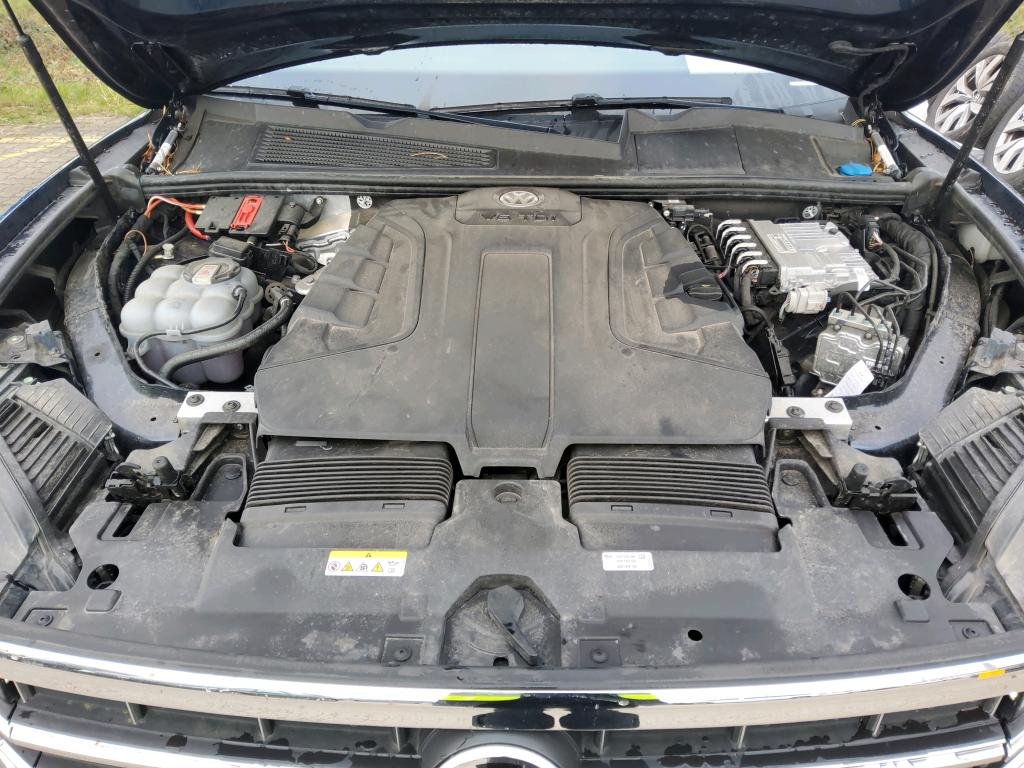 2018 Volkswagen Touareg   AWD