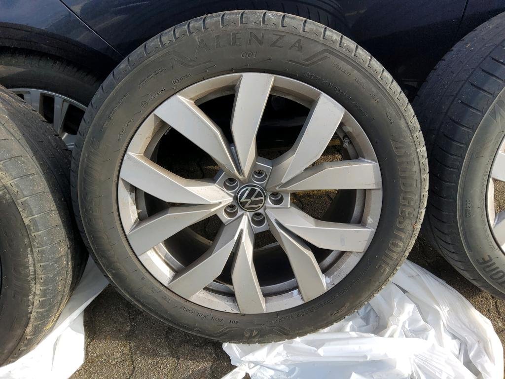 2018 Volkswagen Touareg   AWD