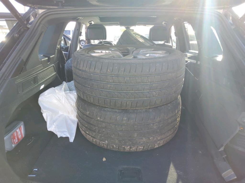 2018 Volkswagen Touareg   AWD