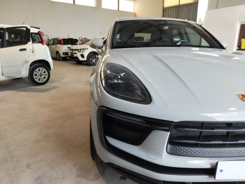 2021 Porsche Macan   
