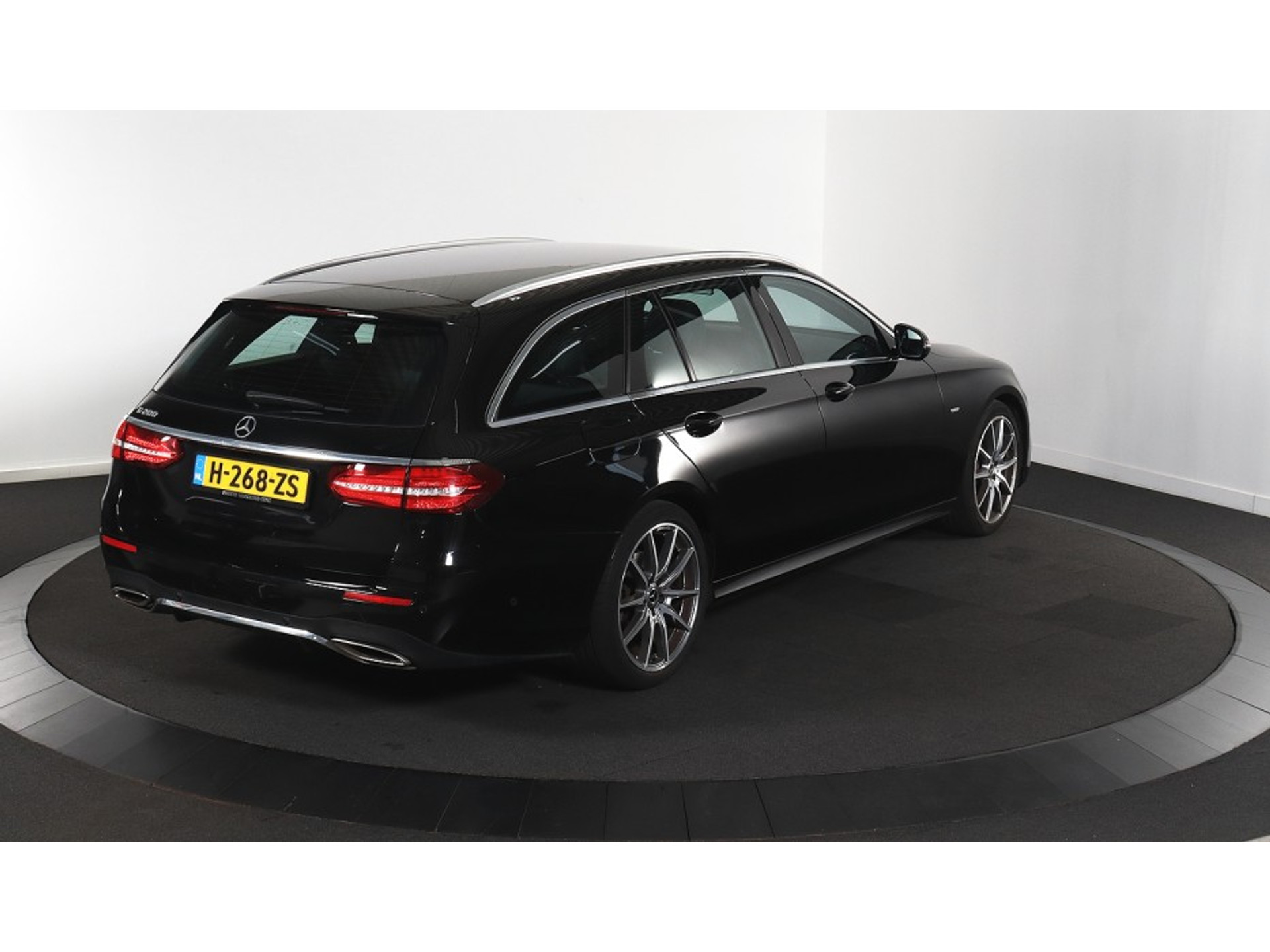 Mercedes-Benz E 200 Businss Solution - Ptrol - Automatic - 197 hp - 182.173 km