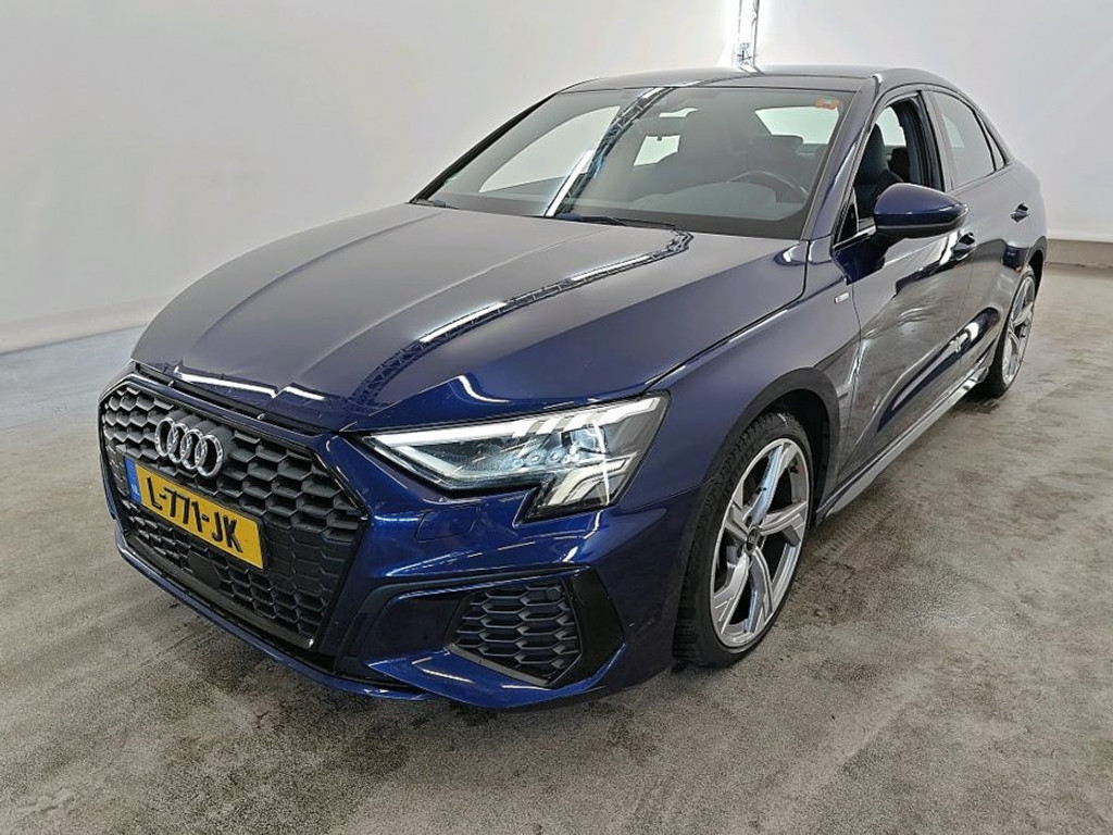 Audi A3 30 TFSI S Edition - Petrol - Automatic - 110 hp - 153.348 km