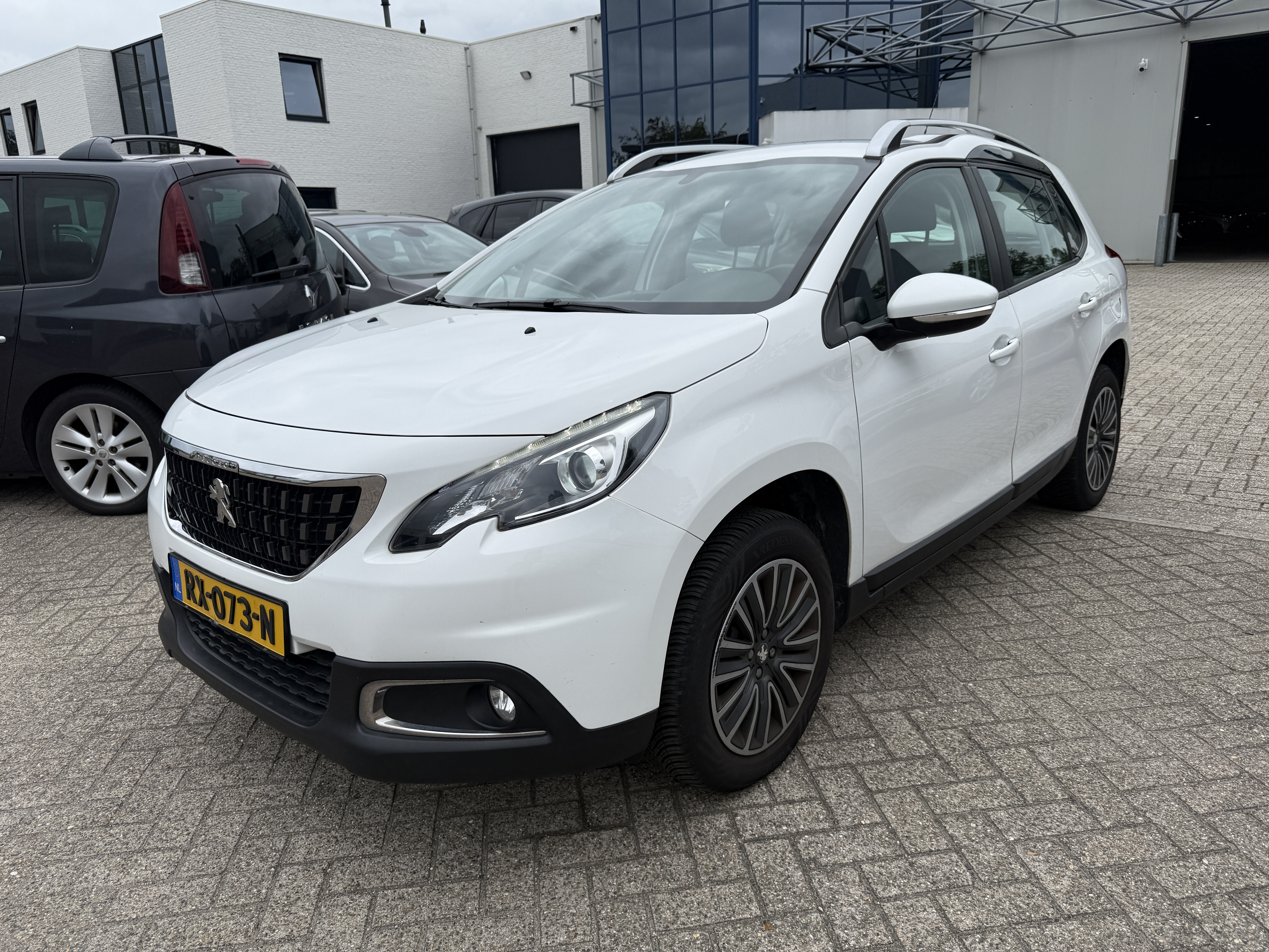 Peugeot 2008 1.2 Executive - Petrol - Manual - 110 hp - 210.751 km