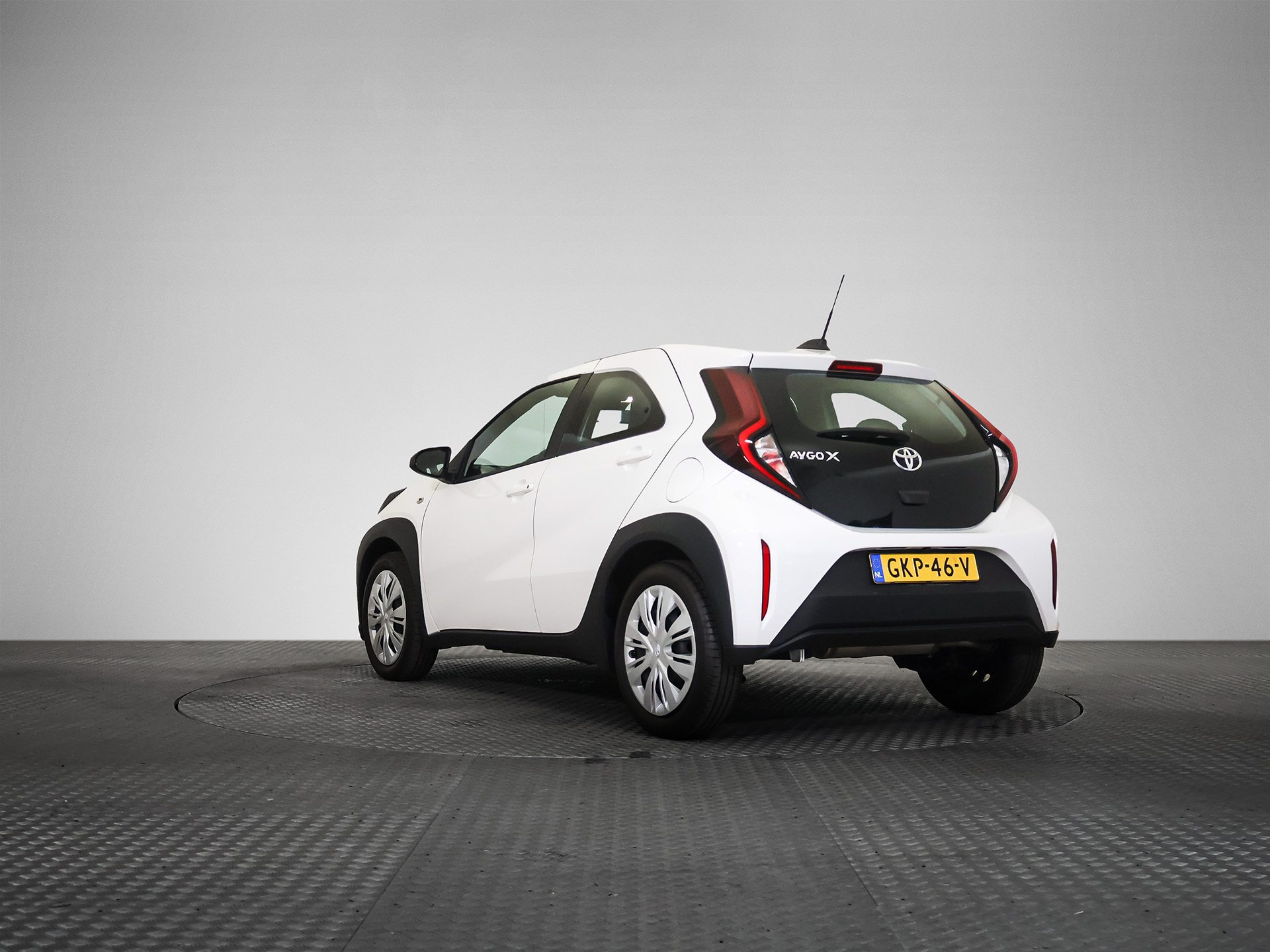 Toyota Aygo X 1.0 VVT-i Play - Petrol - Manual - 72 hp - 49.647 km