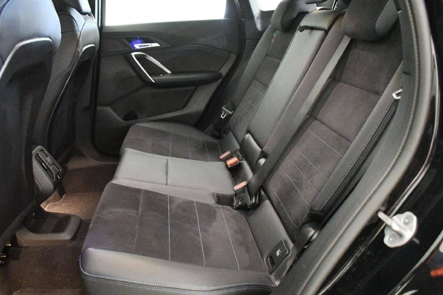 2025 BMW X1   
