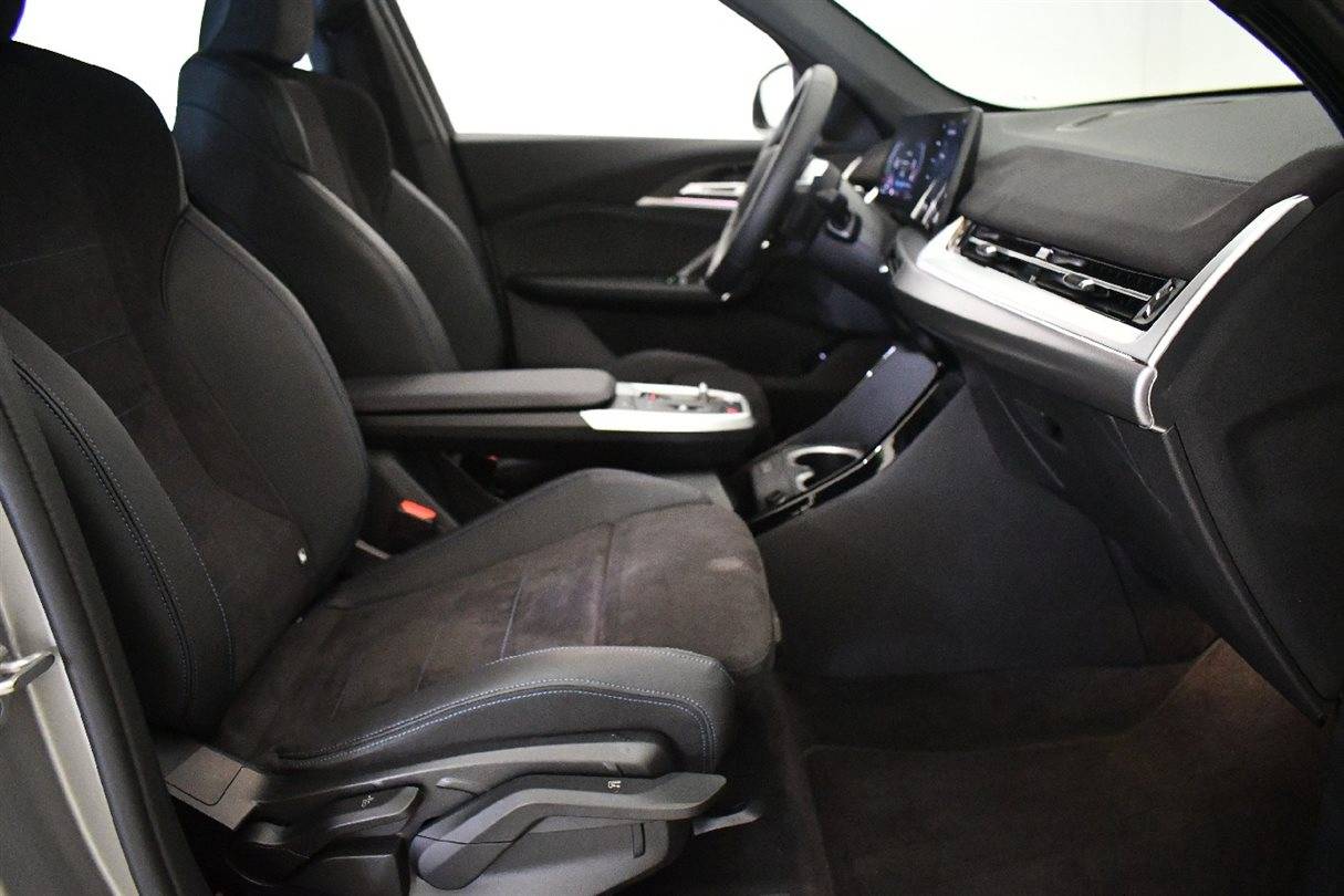 2025 BMW X1   