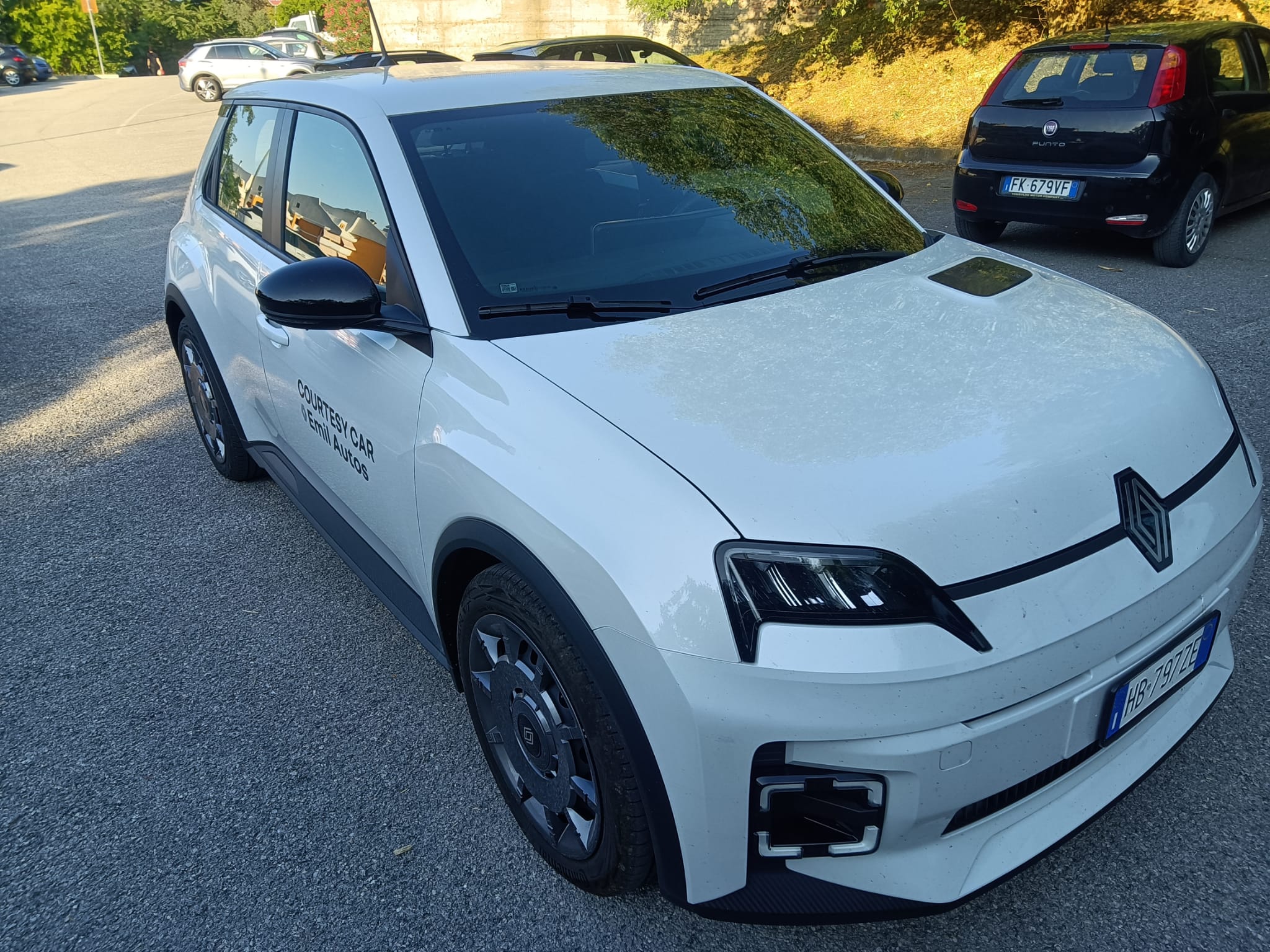 2026 Renault 5 salvage, VIN VYSP0100075402067