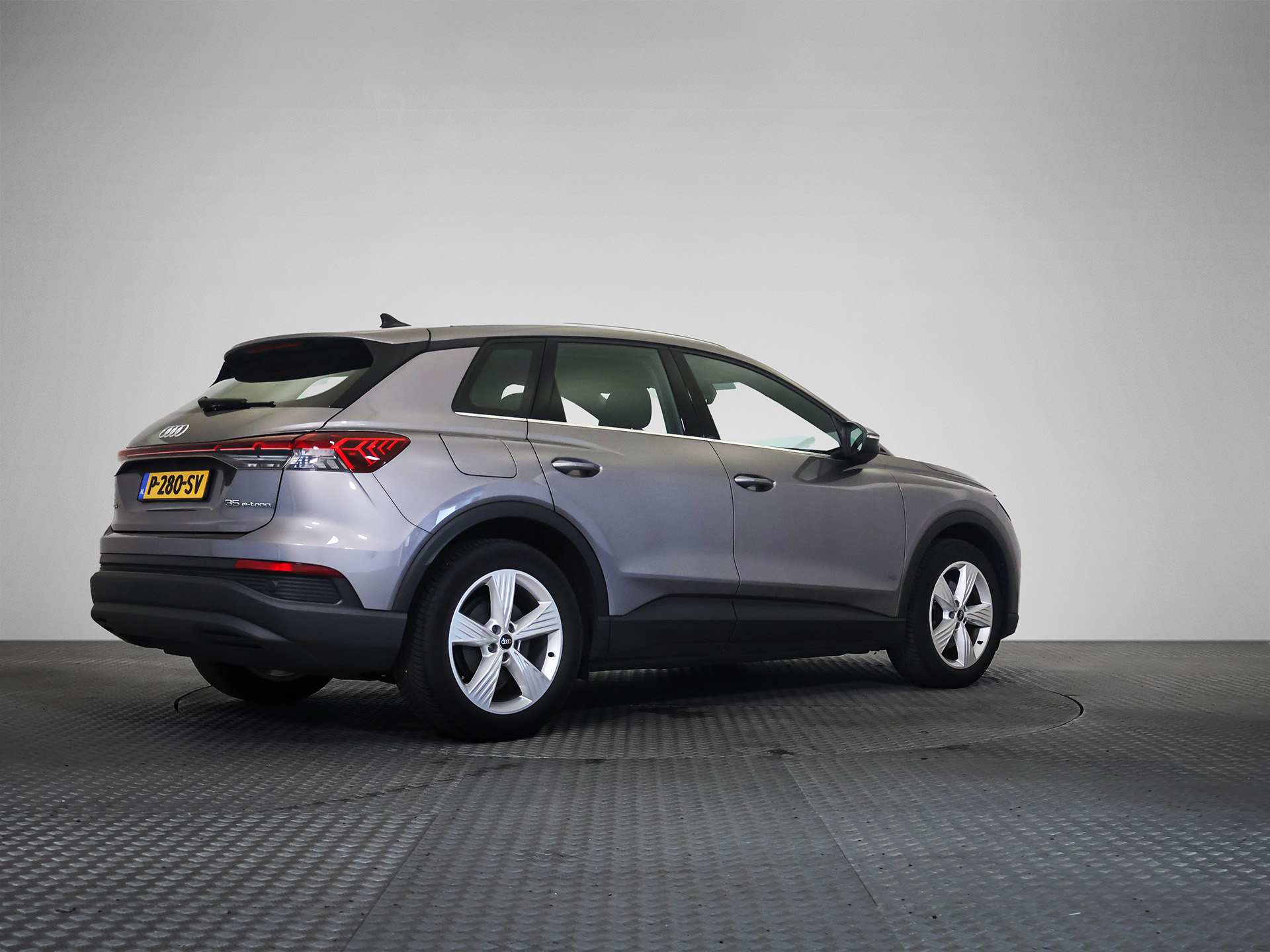 Audi E-tron Q4  35 Launch - Electric - Automatic - 170 hp - 115.137 km