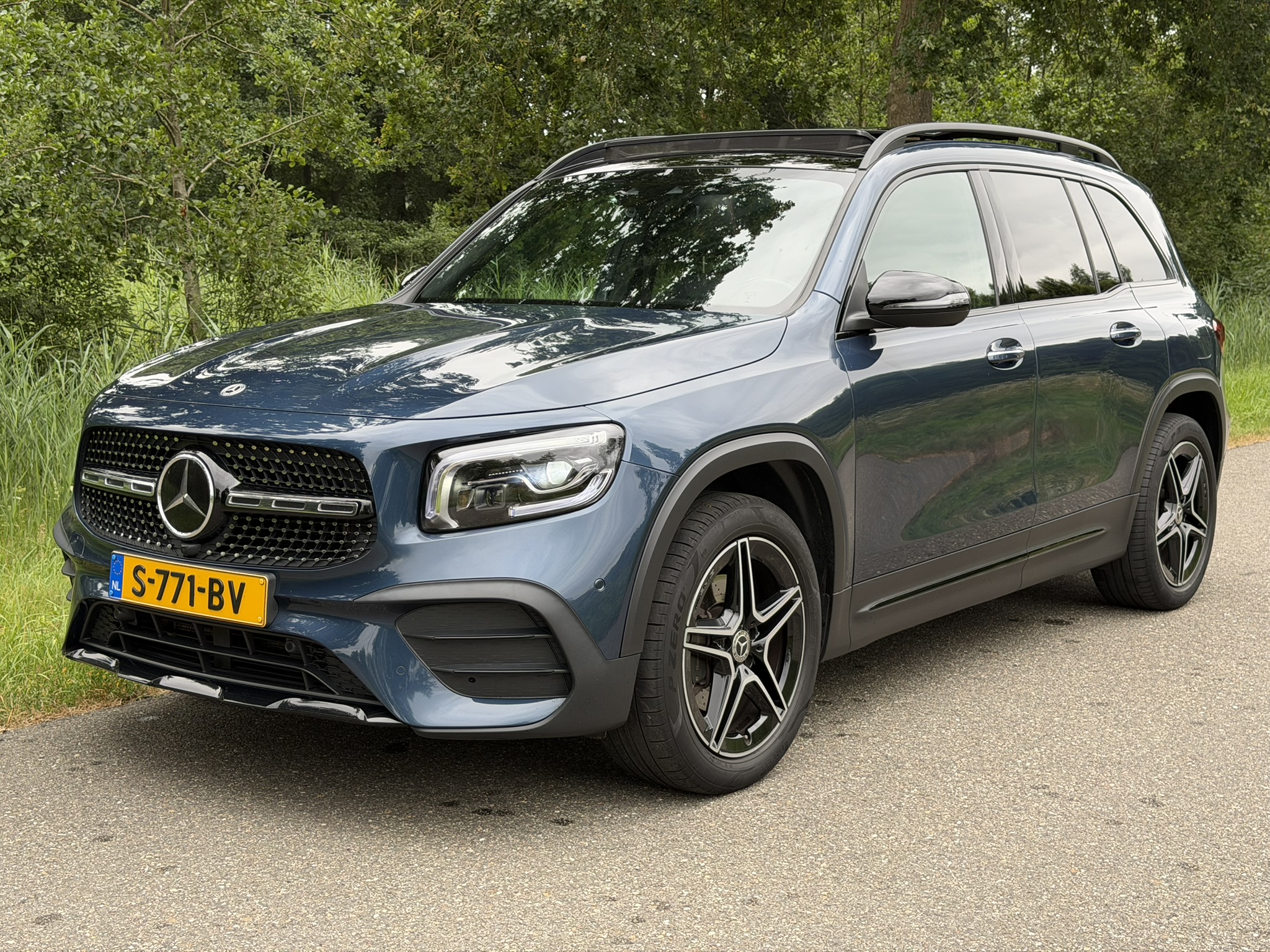 Mercedes-Benz GLB 200 AMG Line - Petrol - Automatic - 163 hp - 178.297 km